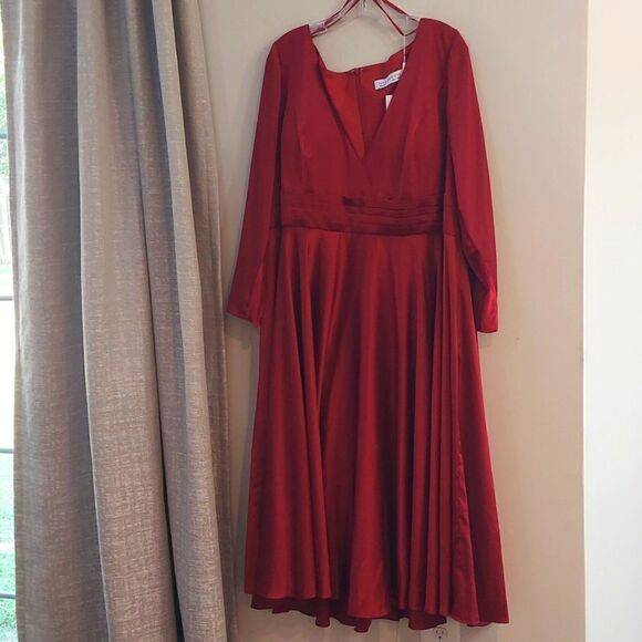 Mac Duggal 67907 Burgundy Satin V-Neck Long Sleeve Dress Sz 22W NWT - Picture 4 of 13